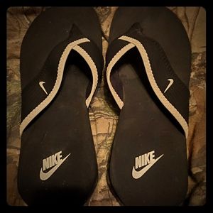 Nike flip flops for women